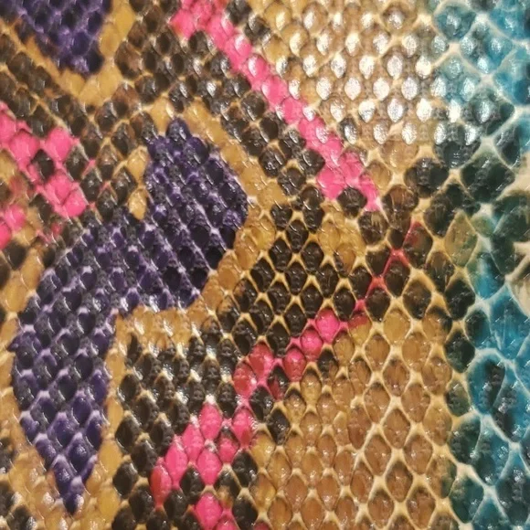 Kelly and Katie Snakeskin Blue Multicolor Faux Leather Cross Body Bag Wallet NWT - Picture 6 of 7